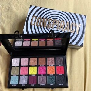 Jeffree Star x Shane Dawson Conspiracy palette